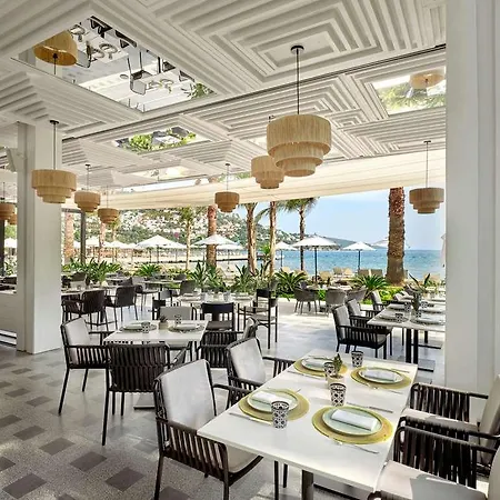 Cajab By Maxx Royal Hotel